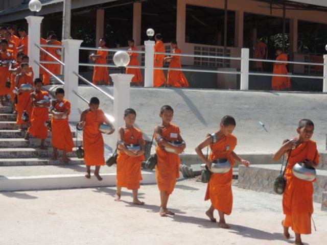 โครงการพระธรรมฑูตเผยแพร่พระธรรมศาสนา(กิจกรรมหมู่บ้านรักษาศีล 5)ประจำปี 2558